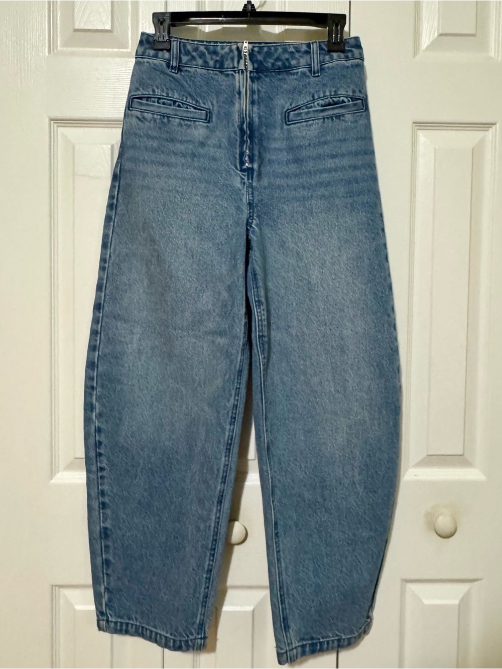 H&M Light Blue Barrel Jeans with High Waist and Full Zipper Closure